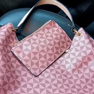 Nice pink handbag w/wallet